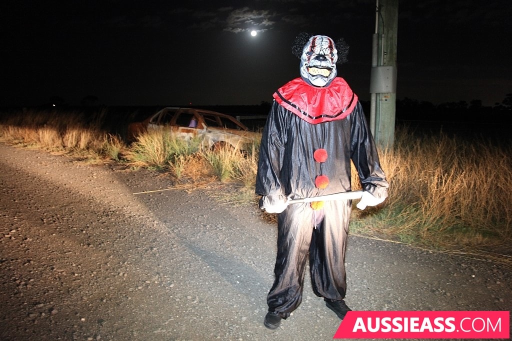 Aussie Ass 'Clown Hunting With Lulu Reynolds' starring Lulu Reynolds (Photo 1)